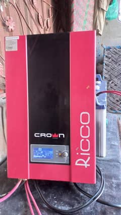 2.4KWA Crown Solar inverter