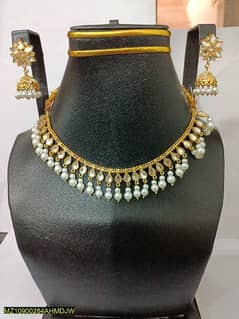 Kundan Style Necklace And Earrings