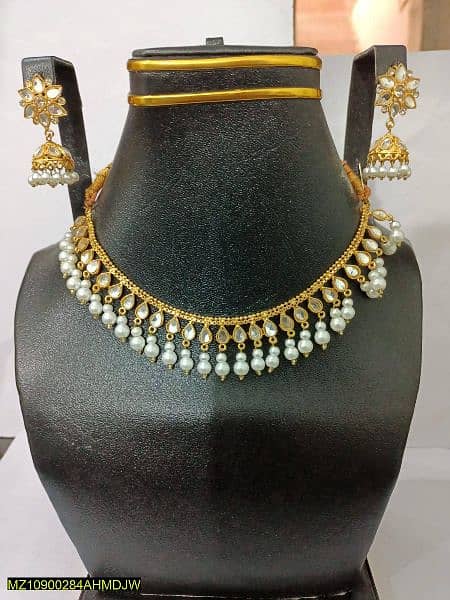 Kundan Style Necklace And Earrings 0