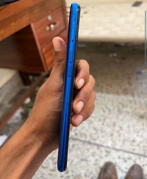 RealMe 5 4/64  with Box Charger 2