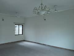 14 Marla Good Located House Available For Sale In PAF Falcon Complex Gulberg III Lahore