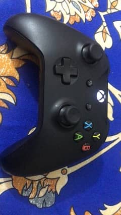 XBOX 1s 2 controllers and 10 games
