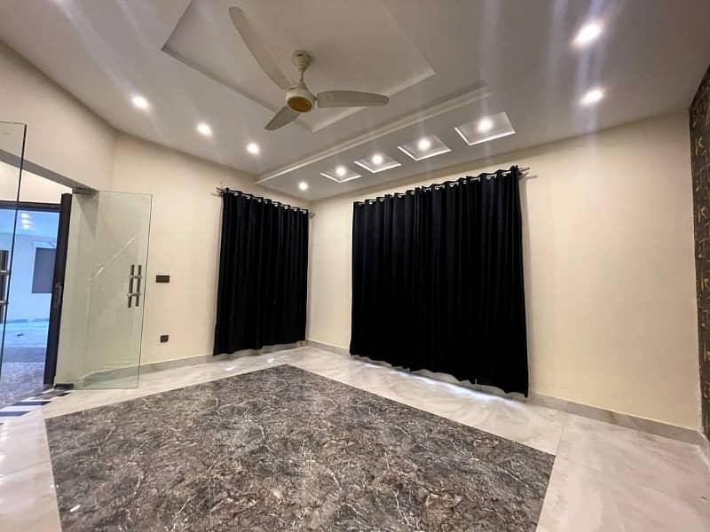 7 Marla Well Maintained Used House For In Gulberg 2 D Block Zahoor Ilahi Road 1