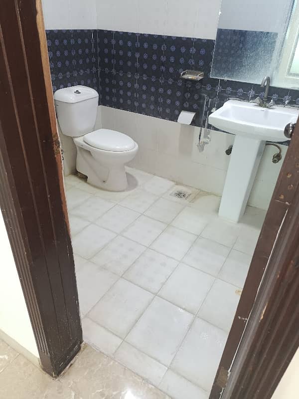 F-11 Markaz 2 Bedroom Apartment Available For Sale 6