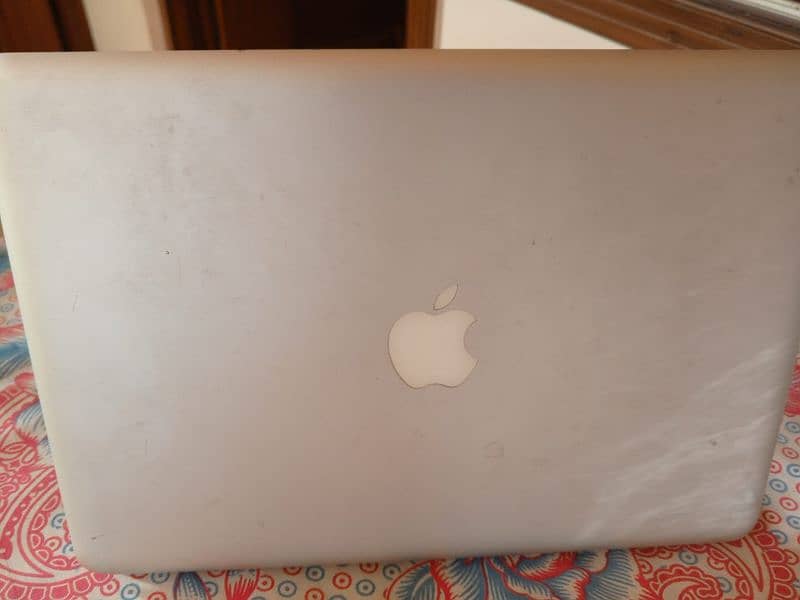 MacBook Pro 2011 10/9 condition 100% imported piece 1