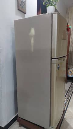 Dawlance 9 Cubic Feet Refrigerator with stabilizer