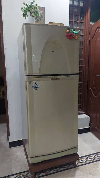 Dawlance 9 Cubic Feet Refrigerator with stabilizer 4