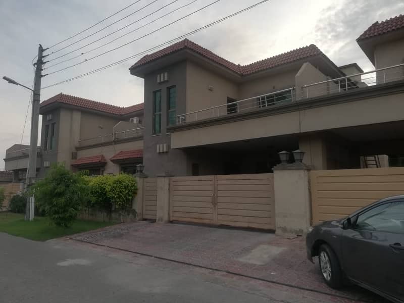 Askari 11, Sector B, 10 Marla, 4 Bed Luxury House For Rent. 0
