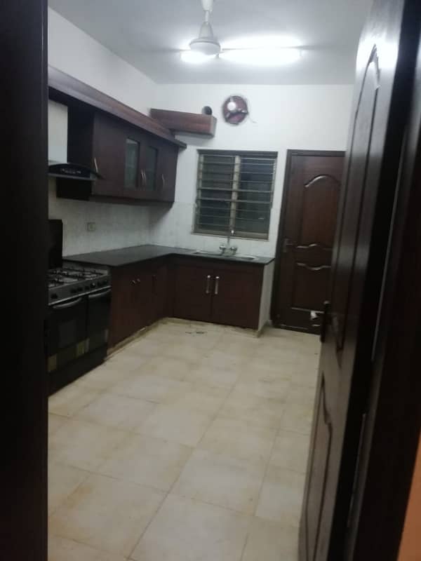Askari 11, Sector B, 10 Marla, 4 Bed Luxury House For Rent. 5