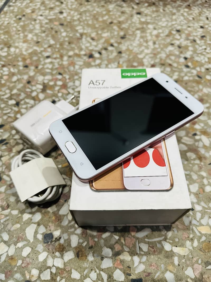 Oppo A57 4/64 With Box Charger 0