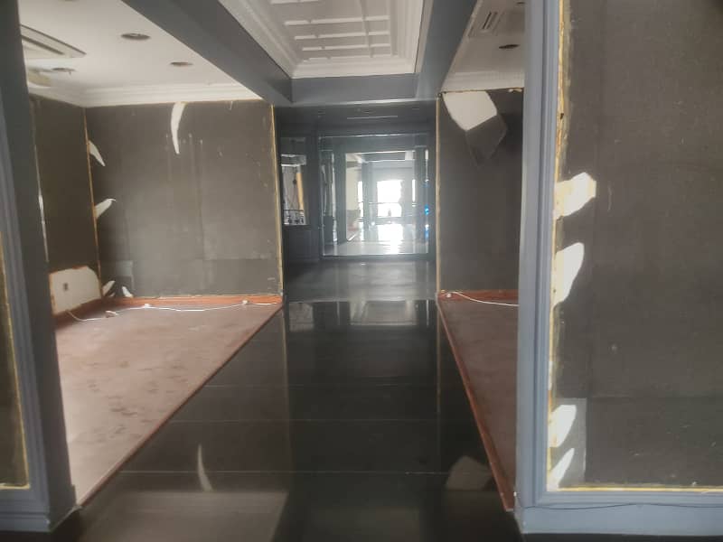 3000 sq. fit area upper portion available for rent in Guldberg Lahore 4