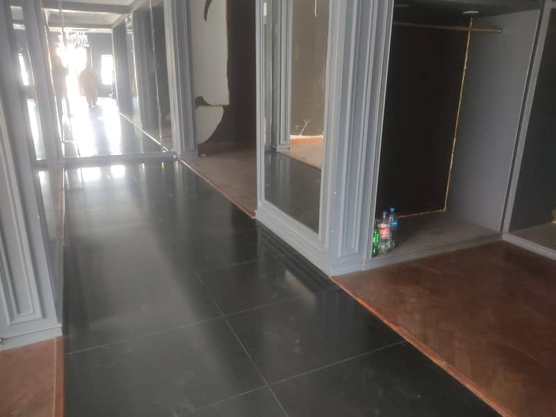 3000 sq. fit area upper portion available for rent in Guldberg Lahore 9