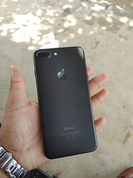 I phone 7 plus pta approved 32 Gb 4
