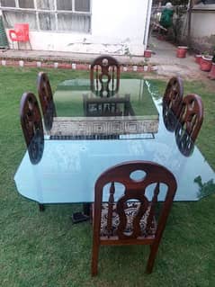 6 Chair Dining Tabel 4x7.5 feet for sale