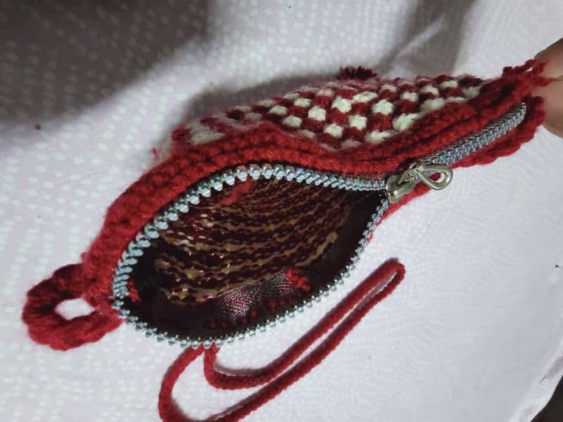 handmade knitted long strip small handbag 1