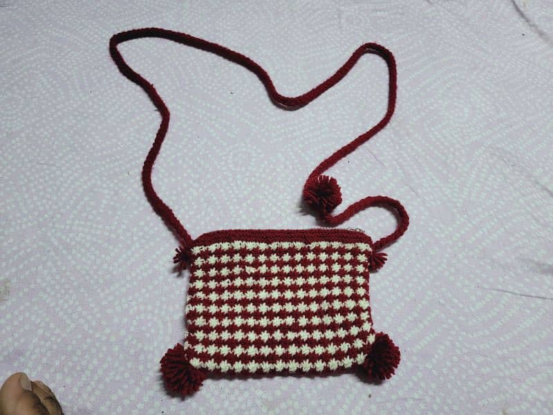 handmade knitted long strip small handbag 4