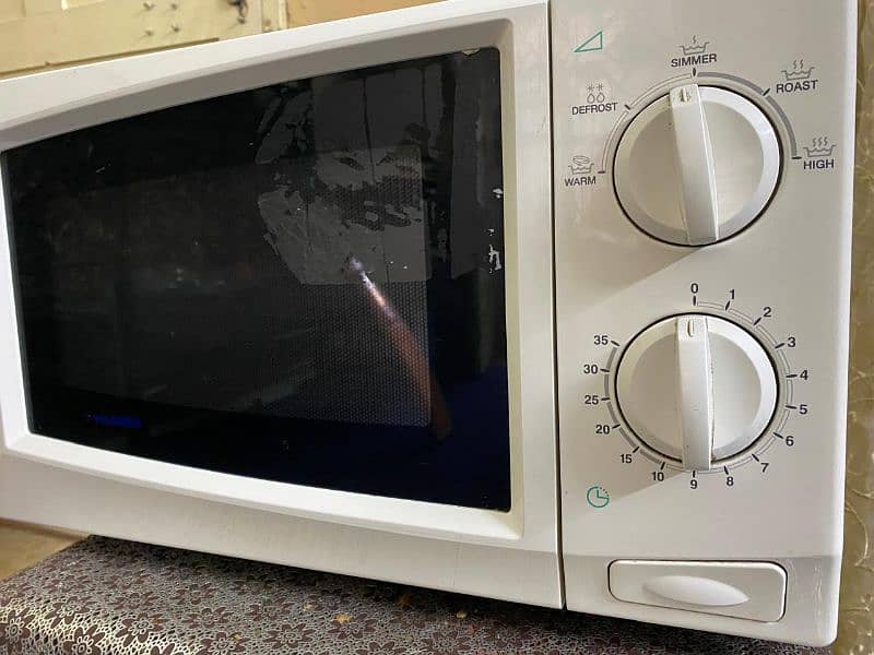 Thames Microwave oven 2