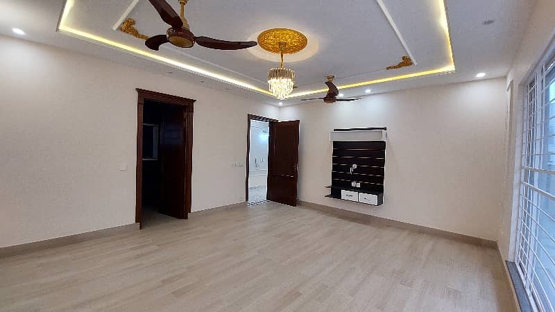 10 Marla House For sale BahriaTown Lahore 9
