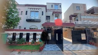10 Marla House For sale BahriaTown Lahore