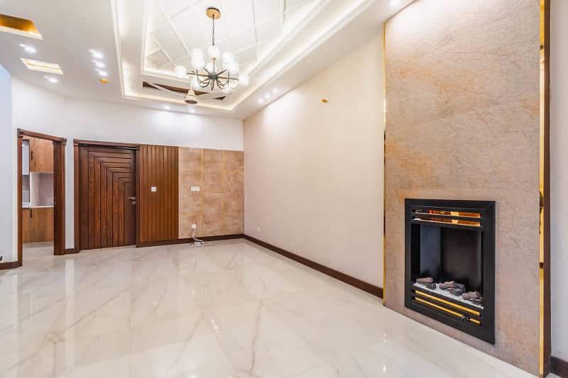 5 Marla Modern Design Most Stunning House is Up for Rent in DHA 3