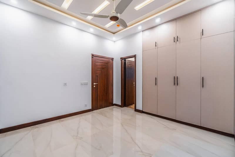5 Marla Modern Design Most Stunning House is Up for Rent in DHA 29