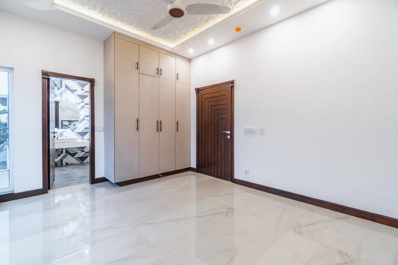 5 Marla Modern Design Most Stunning House is Up for Rent in DHA 33