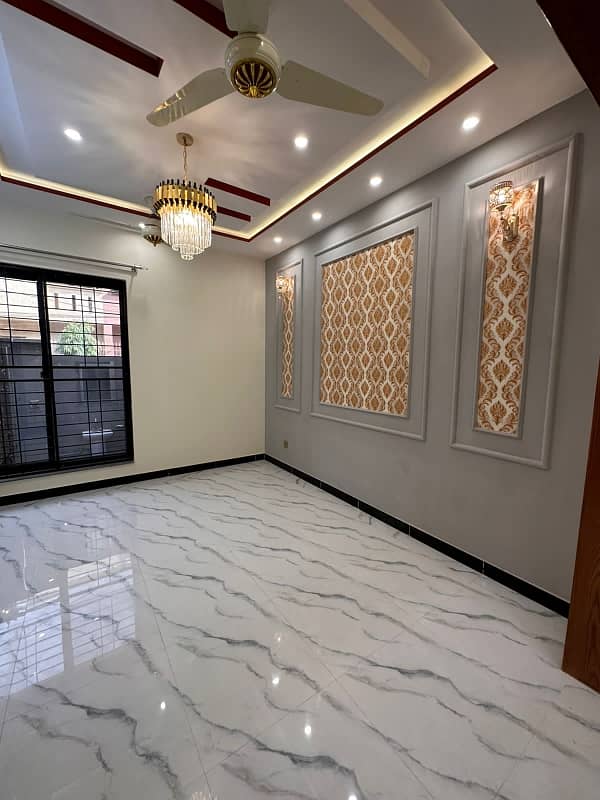 Brand New 5 Marla Luxurious Tiled Flooring Houses Available For Sale 0