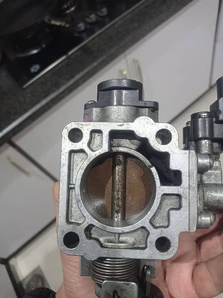 Suzuki cultus efi original throttle body 2