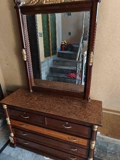 Like New Dressing Table