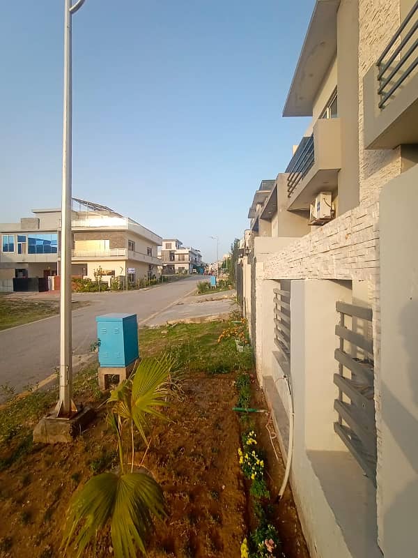 Multi gardens B17 Block C1 Double story double unit Size 8 Marla (30*60) House is available for sale on very reasonable price 4