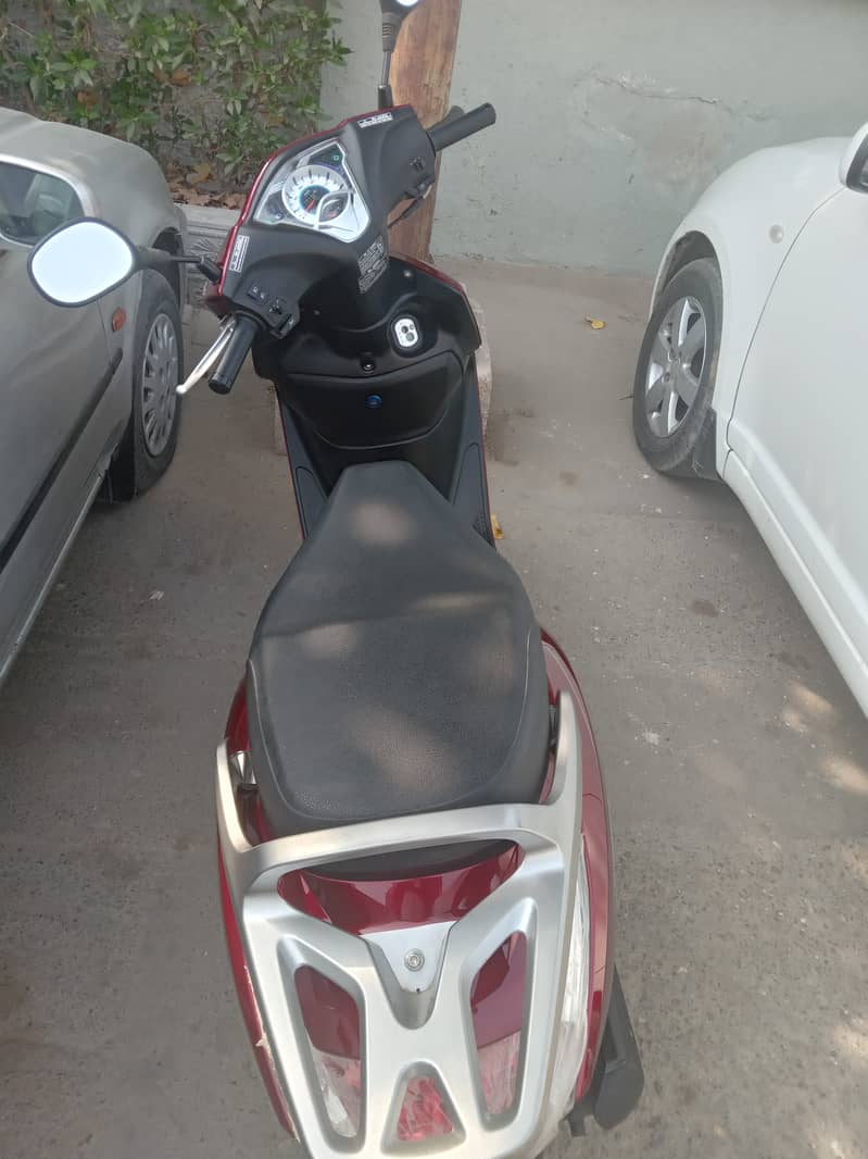 United scooter 100 cc 1