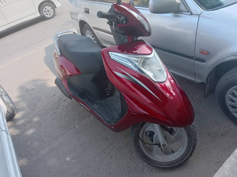 United scooter 100 cc 4