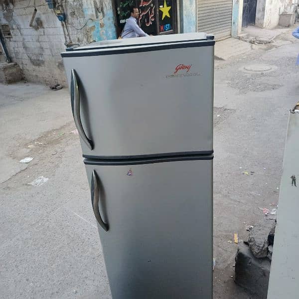 good condition. full cooling. imported frij 4