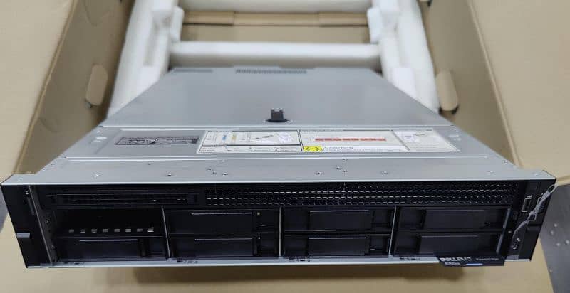 Dell R750XS Box Pack Server with official warranty available 1