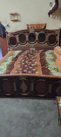 full size bed 10/8 condition a good design