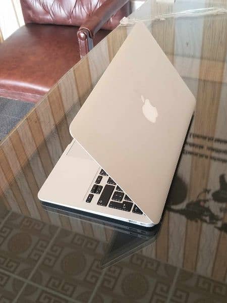 Urgent sale Macbook air 2013 with original charger 4