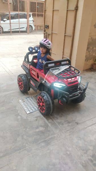 4x4 KIDS AUTOMATIC CAR WITH REMOTE 2