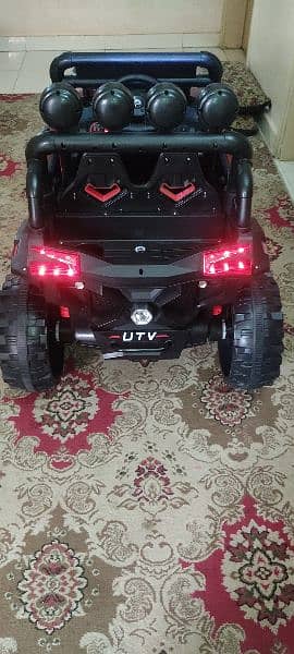 4x4 KIDS AUTOMATIC CAR WITH REMOTE 10