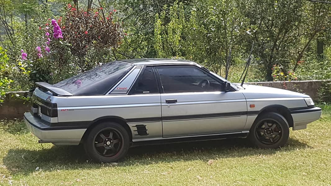 Nissan sunny coupe 9