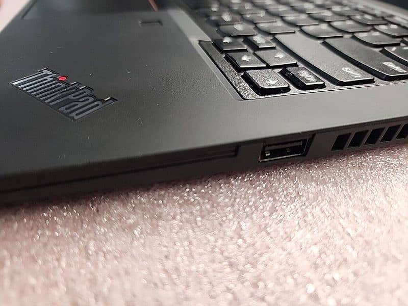 Lenovo ThinkPad T490
 →PROCESSOR: 8th Gen Intel Core i5  with vPro 2