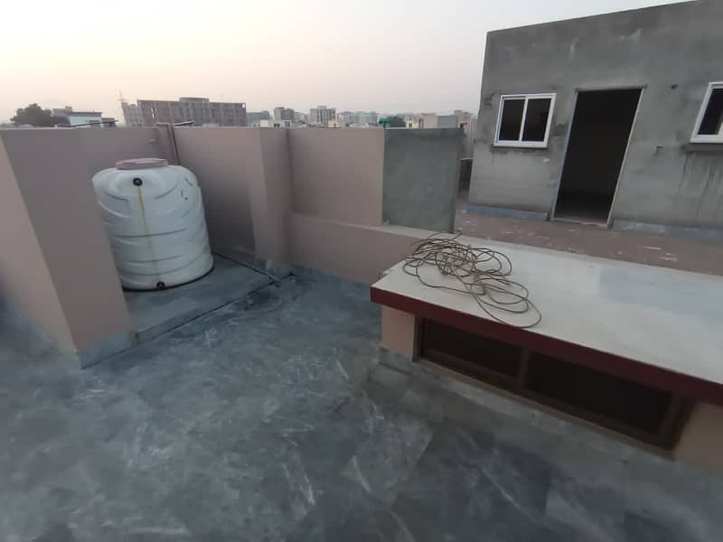 BRAND NEW HOUSE For SALE (6 MARLA) In BAHRIA TOWN 8