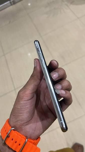 iphone x 256 gb pta approved 4