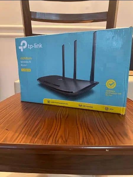 Premium Wireless Connectivity - TPLink 11N 450 mbps Router 2