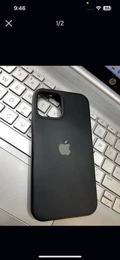 Iphone 12 official Case in Black Color 10/10