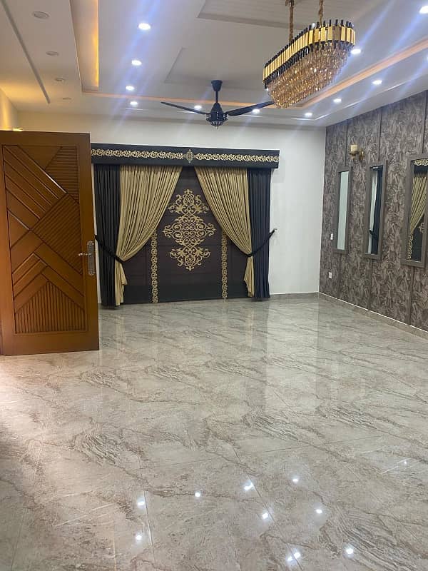 1 Kanal BEAUTIFUL HOUSE For SALE In DC Colony 0