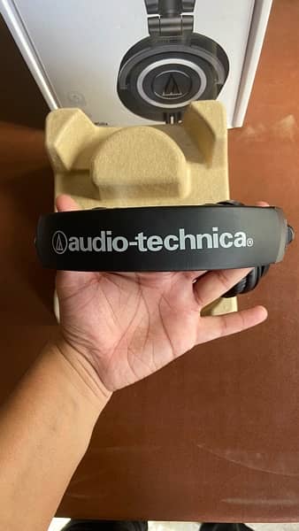 Audio-Technica ATH-M50x headphones 4