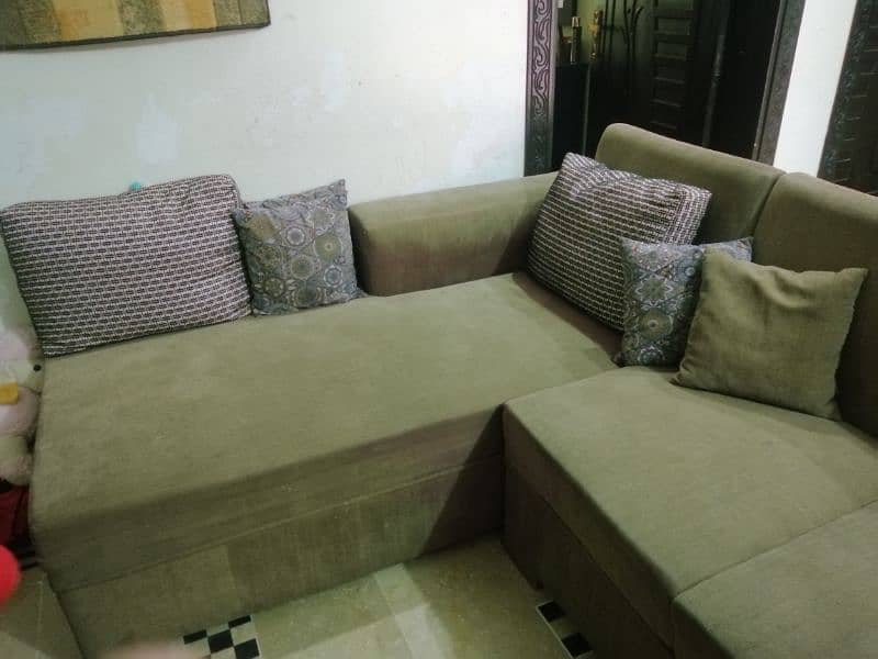 1year used sofa for sale in exellent condition 0