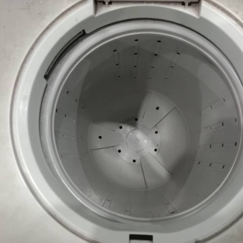 Haier Semi Washing Machine Model HWM Bs 100 1