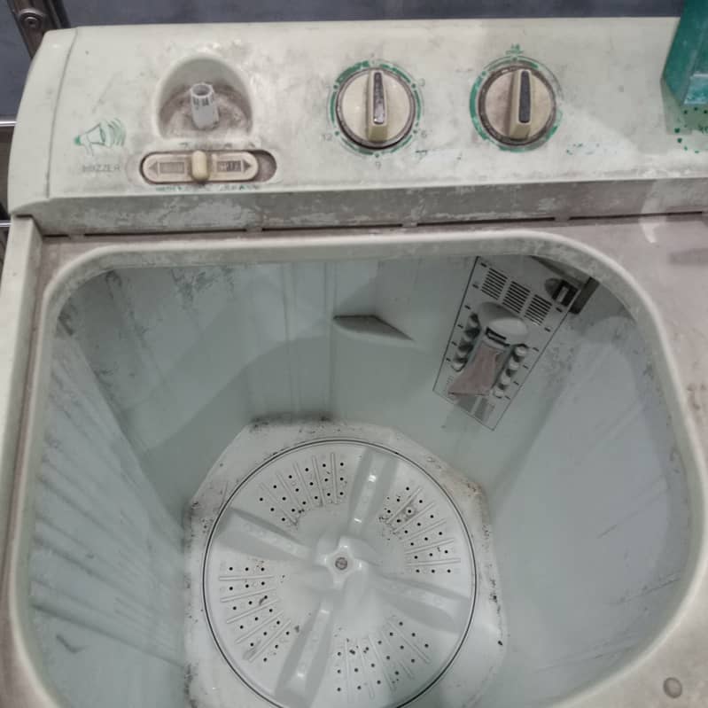 Haier Semi Washing Machine Model HWM Bs 100 2