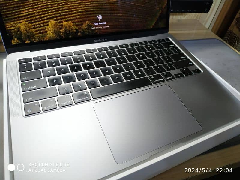 MacBook Air M1 2020 laptop (first-hand used) 0